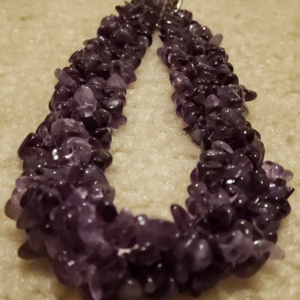 Natural bead necklace